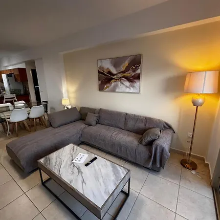 2 Bdr Modern Apartment With Pool Opposite Elysia Park