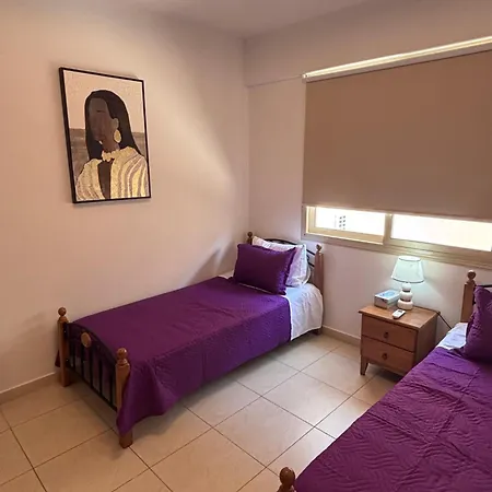 2 Bdr Modern Apartment With Pool Opposite Elysia Park Apartman Paphos