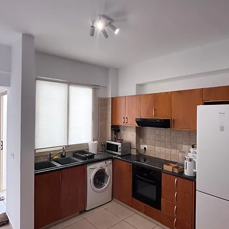 Aristo Universe Iii - Luxury 2-bedroom With Pool بافوس