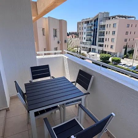 Aristo Universe Iii - Luxury 2-bedroom With Pool بافوس