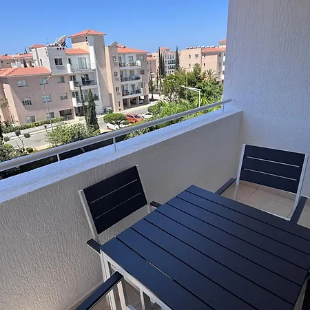 2 Bdr Modern Apartment With Pool Opposite Elysia Park Apartman Paphos
