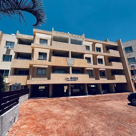 2 Bdr Modern Apartment With Pool Opposite Elysia Park Apartman