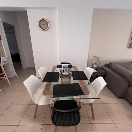 아파트 Universe Iii - Modern 2 Bedroom With Pool Near The Harbor 파포스