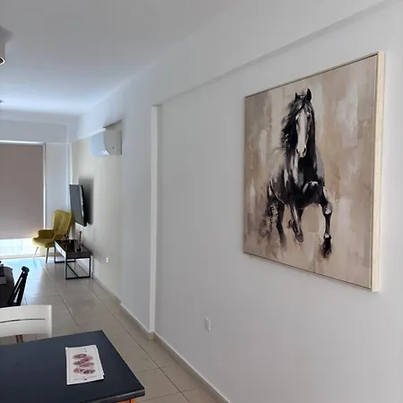 Aristo Universe Iii - Cosy 2bdr With Pool Near Elysia Park Daire Pafos
